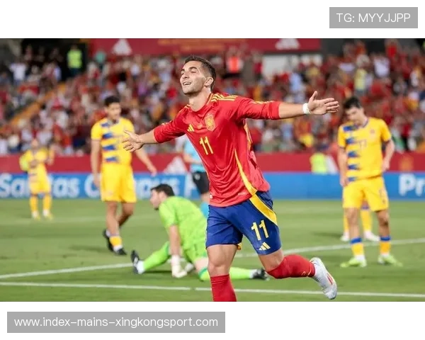 费兰托雷斯抢断后直接推进,巴萨形成极具威胁的反扑 费兰托雷斯抢断后直接推进,巴萨形成极具威胁的反扑