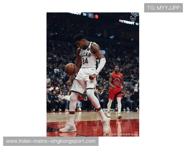 字母哥二次进攻,雄鹿攻防转换狠准 字母哥二次进攻,雄鹿攻防转换狠准